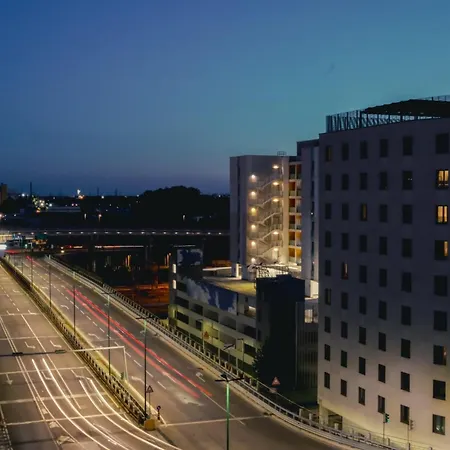 Skyline Apartment