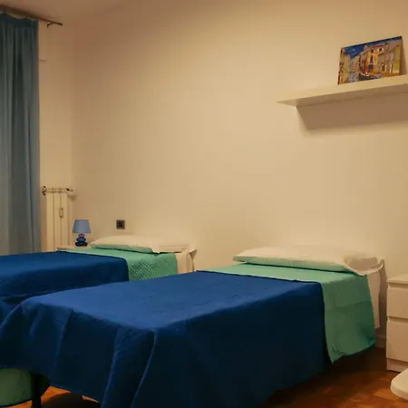 Skyline Apartment *